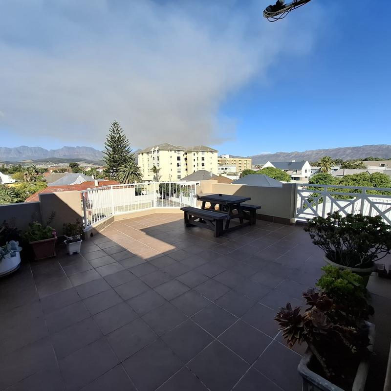 1 Bedroom Property for Sale in Strand Western Cape